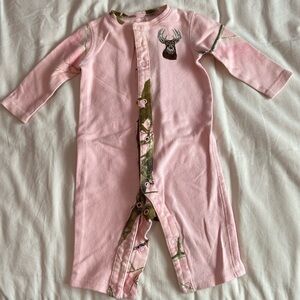Cabelas pink camo one piece outfit. Size 0-3 months